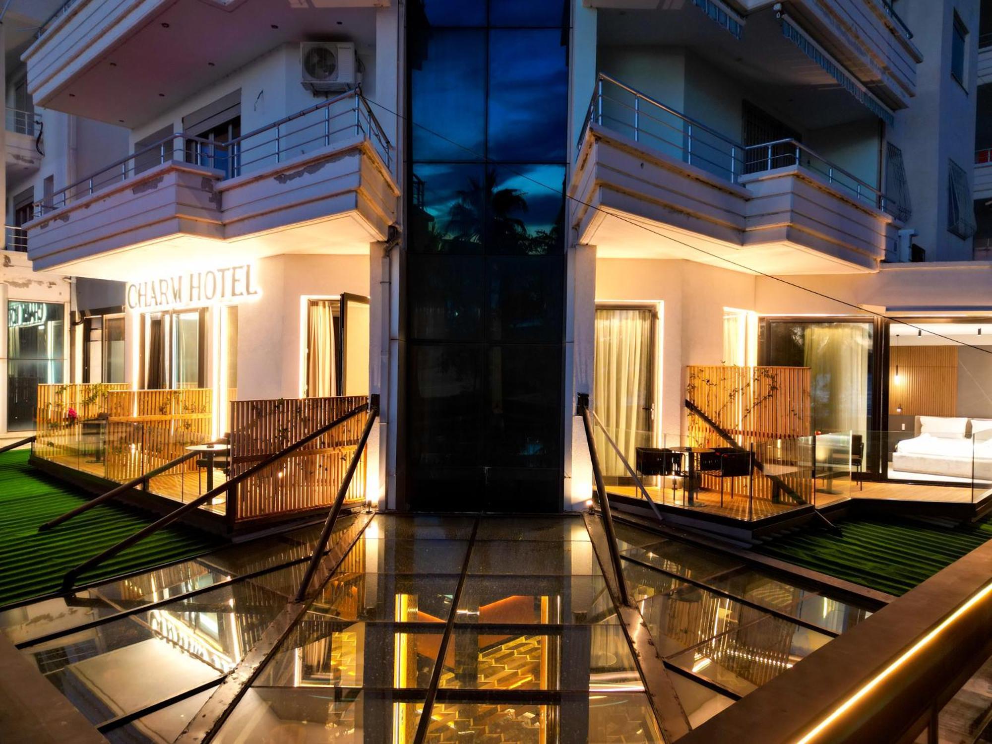 Charm Hotel Vlorë Exterior foto