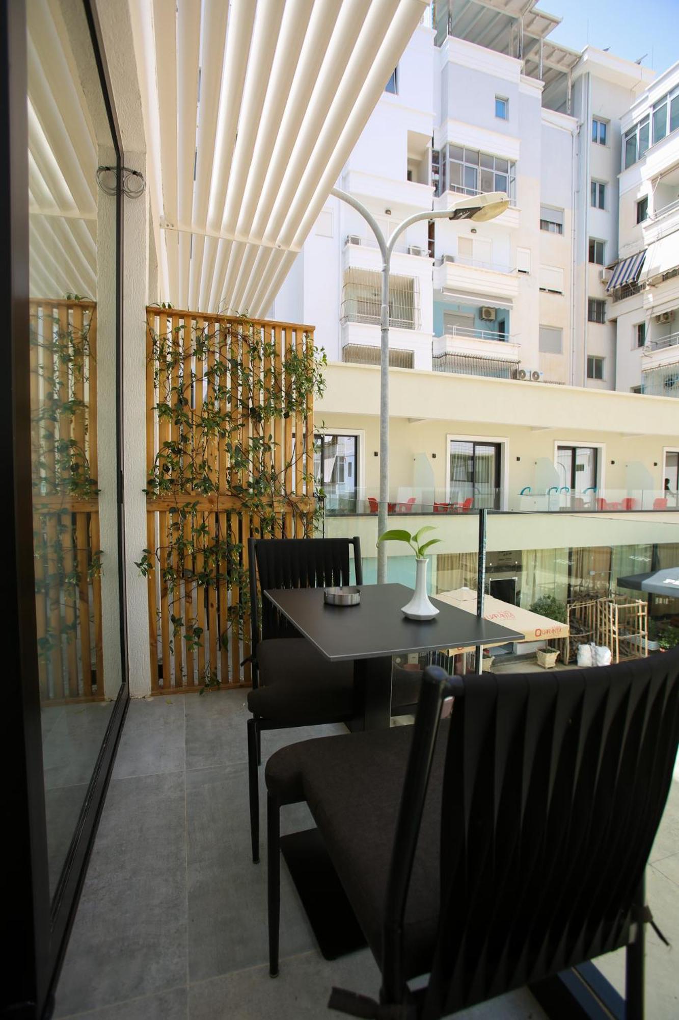 Charm Hotel Vlorë Exterior foto