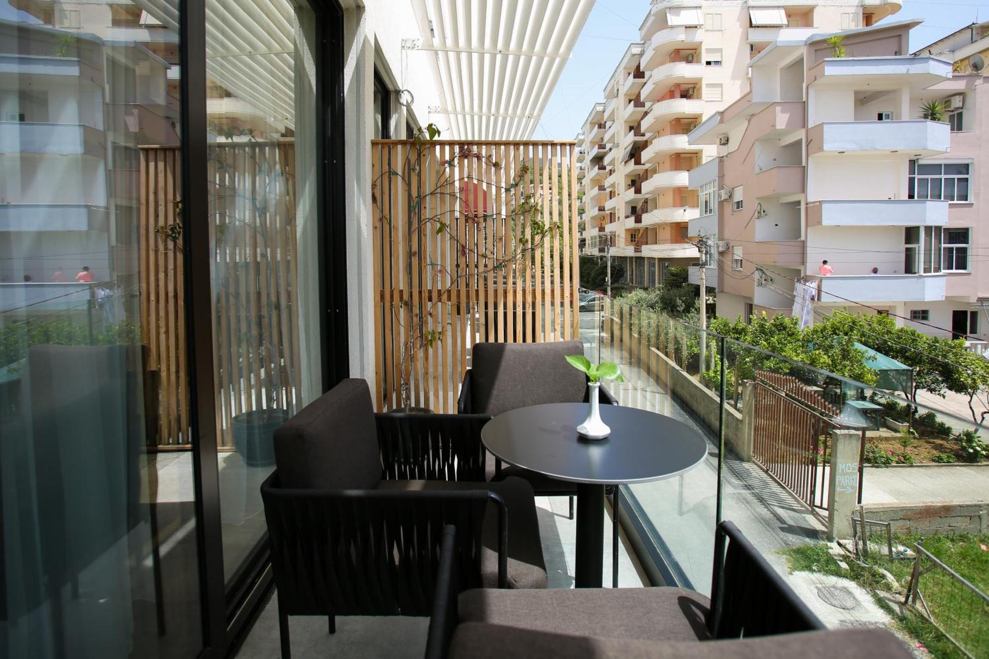 Charm Hotel Vlorë Exterior foto